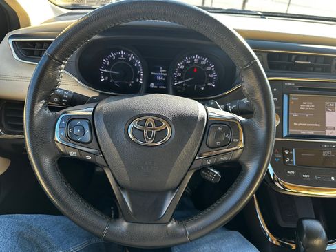 Used 2018 Toyota Avalon XLE image 11