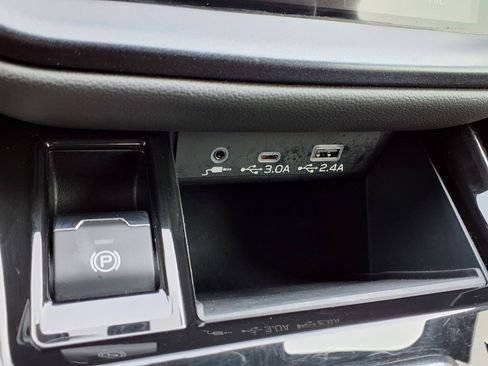 Used 2025 Subaru Outback Wilderness AWD/4WD image 10