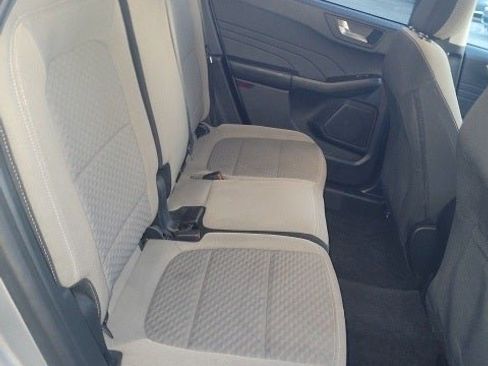 Used 2021 Ford Escape SE image 11