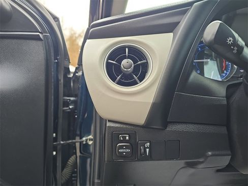 Used 2019 Toyota Corolla LE w/ Carpet Mat Package (TMS) image 14