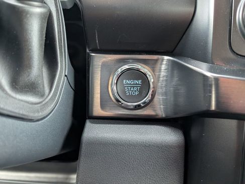 New 2026 Ford F250 Lariat w/ Black Appearance Package image 19