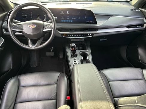 Used 2025 Cadillac XT4 Premium Luxury image 14