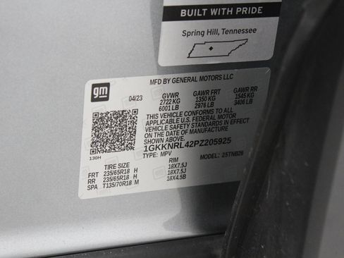 Used 2023 GMC Acadia SLE w/ Driver Convenience Package image 24