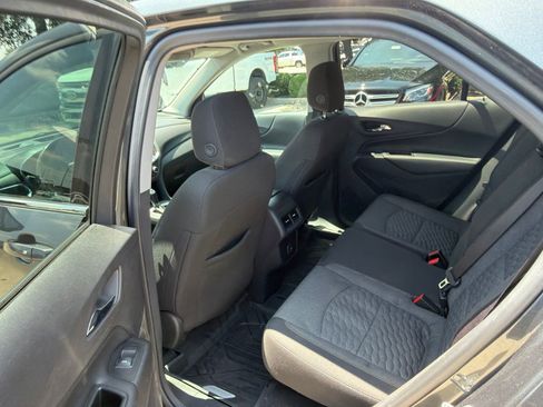 Used 2019 Chevrolet Equinox LT w/ Driver Convenience Package FWD image 7