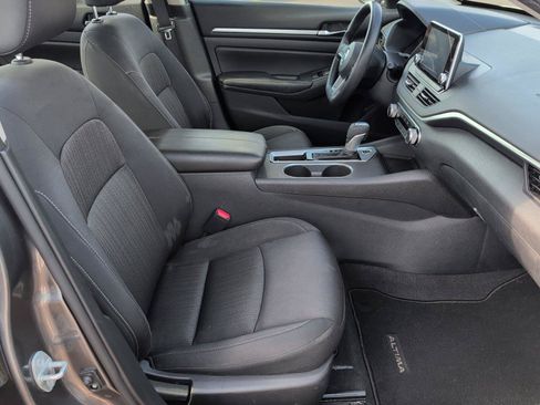 Used 2022 Nissan Altima 2.5 SV FWD image 39