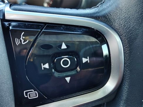 Used 2021 Volvo S60 T6 Momentum w/ Premium Package image 14