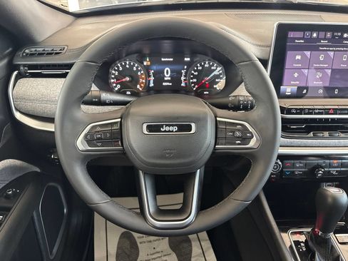Used 2024 Jeep Compass Latitude AWD/4WD image 23