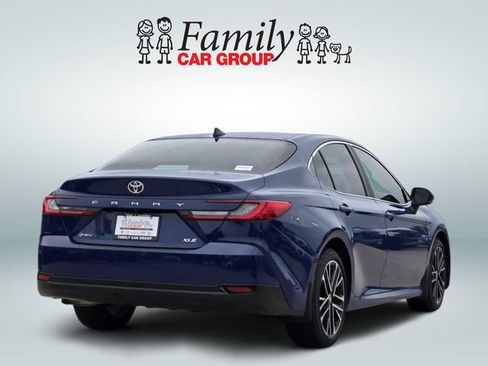 Used 2025 Toyota Camry XLE FWD image 4