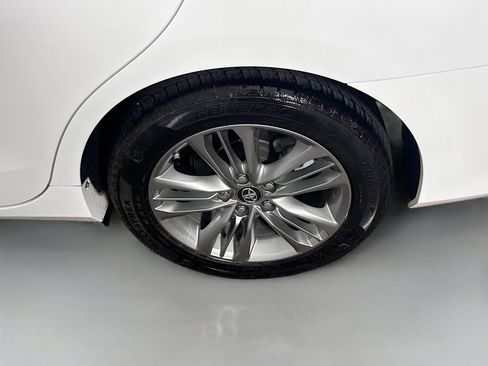 Used 2017 Toyota Camry SE image 36