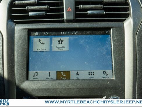 Used 2017 Ford Fusion SE w/ Fusion SE Technology Package image 20