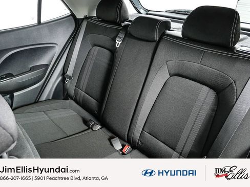 Certified 2025 Hyundai Venue SEL image 19