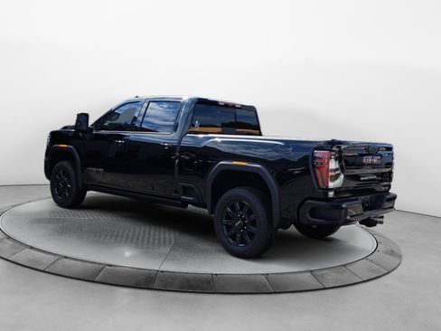 Used 2024 GMC Sierra 2500 AT4 w/ AT4 Premium Plus Package AWD/4WD image 5