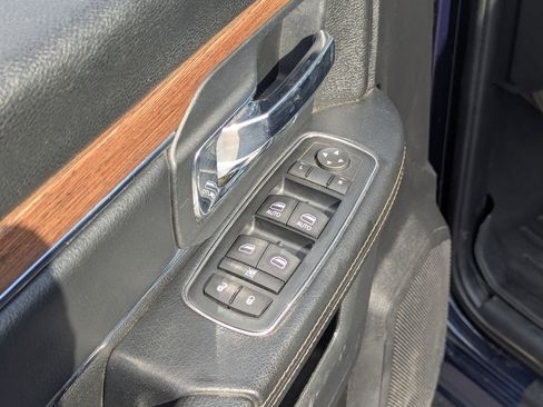 Used 2016 RAM 1500 Laramie AWD/4WD image 30