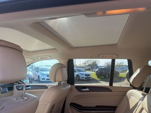 Used 2017 Mercedes-Benz GLS 550 4MATIC image 13