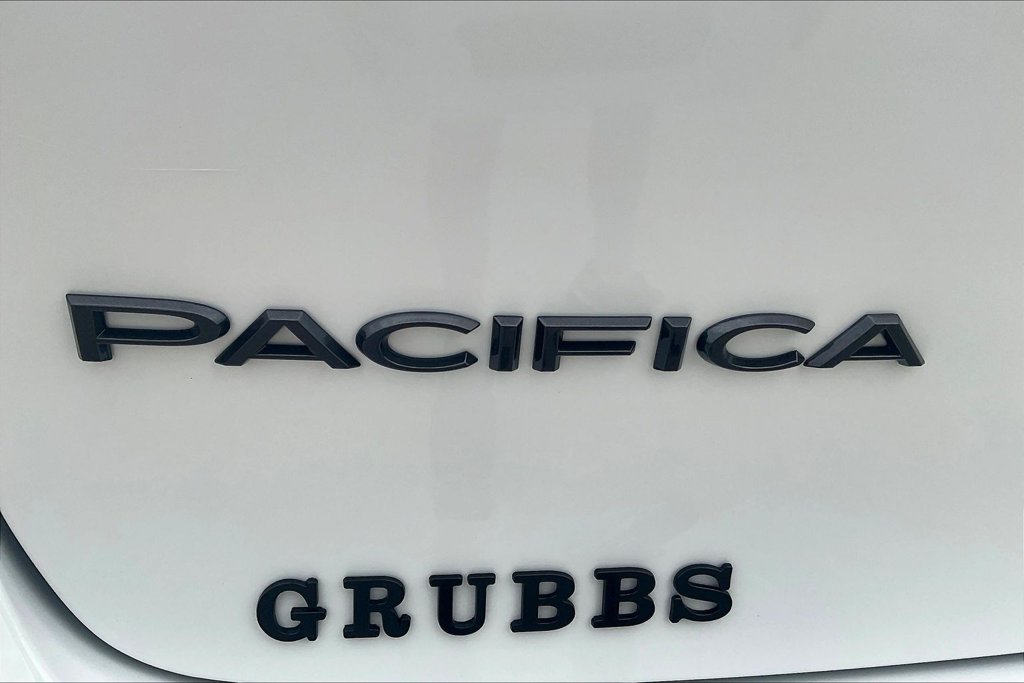 Used 2026 Chrysler Pacifica Select FWD image 31