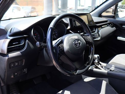 Used 2018 Toyota C-HR XLE FWD image 39