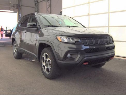 Used 2022 Jeep Compass Trailhawk AWD/4WD image 4