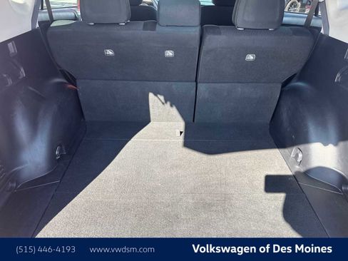 Used 2016 Toyota RAV4 LE image 19