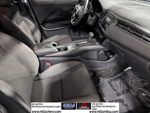 Used 2022 Honda HR-V LX image 17