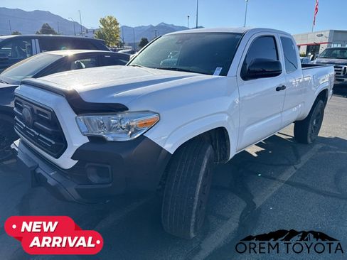 Used 2019 Toyota Tacoma SR AWD/4WD image 4