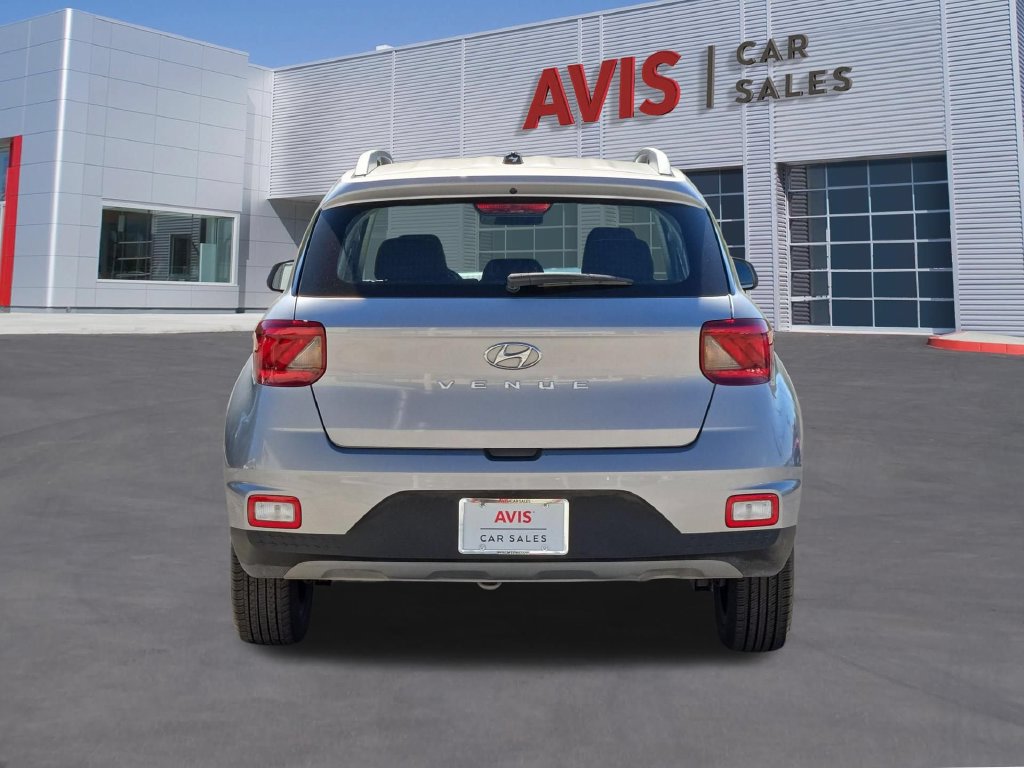 Used 2025 Hyundai Venue SEL FWD image 7