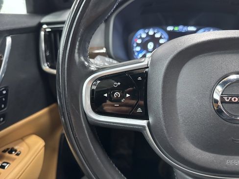 Used 2018 Volvo S90 T5 Momentum w/ Convenience Package image 10