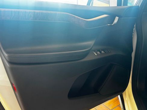 Used 2017 Tesla Model X 75D image 16