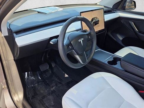 Used 2023 Tesla Model Y Long Range image 10