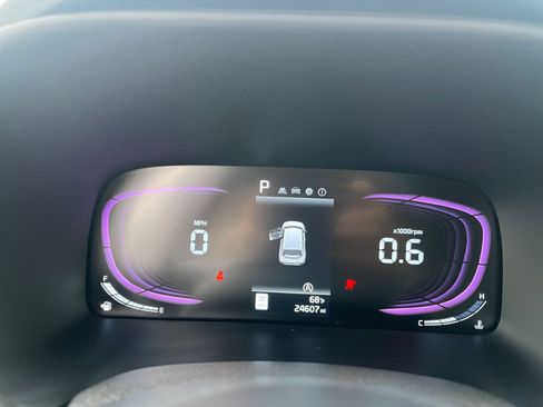 Used 2025 Kia Soul LX w/ LX Technology Package FWD image 39