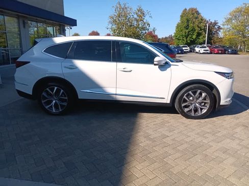 Used 2023 Acura MDX SH-AWD w/ Technology Package image 7