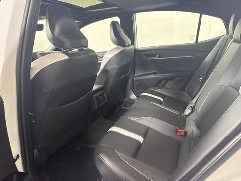 Used 2025 Toyota Camry SE image 12