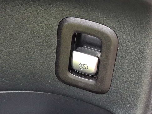 Used 2022 Mercedes-Benz GLC 300 4MATIC image 24