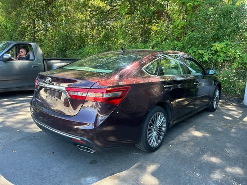 Used 2016 Toyota Avalon Limited w/ Toyota Safety Sense Package FWD image 5