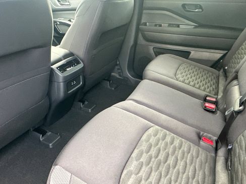 New 2025 Nissan Pathfinder SV w/ Black Appearance Package image 9