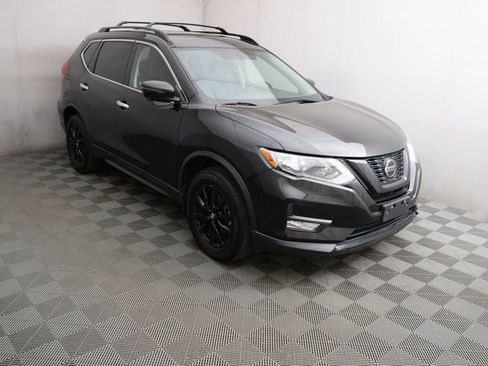Used 2018 Nissan Rogue SV w/ Premium Package AWD/4WD image 3