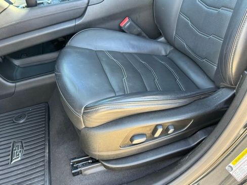 Used 2022 Cadillac XT6 Premium Luxury w/ Platinum Package AWD/4WD image 10