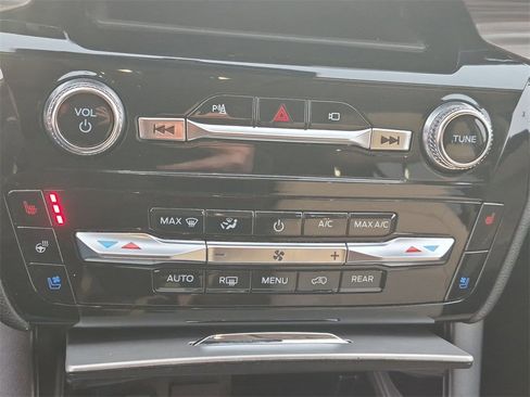 Used 2022 Ford Explorer Limited w/ Equipment Group 301A image 19