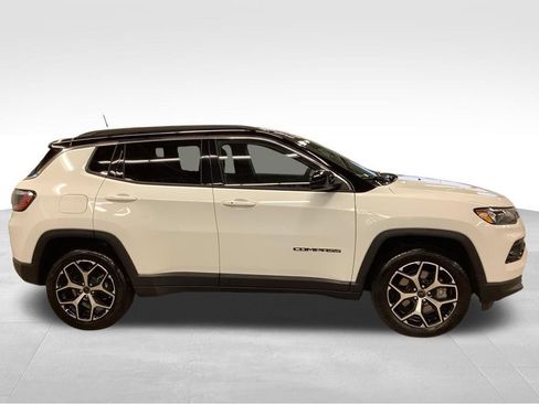 Used 2025 Jeep Compass Limited AWD/4WD image 7
