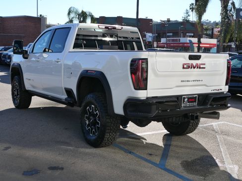 New 2026 GMC Sierra 2500 AT4X image 3