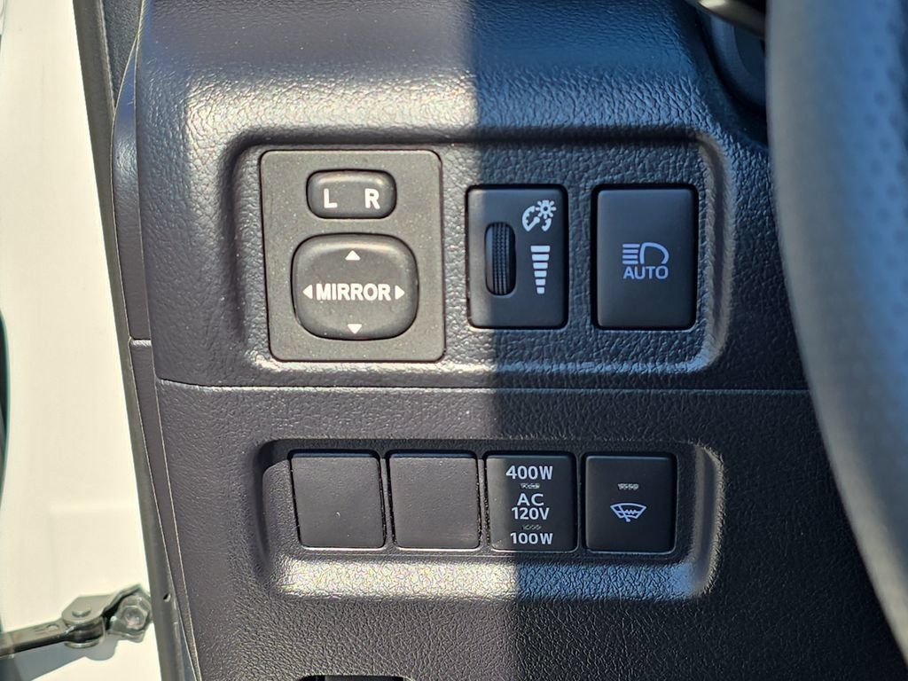 Used 2022 Toyota 4Runner SR5 Premium w/ Moonroof Package AWD/4WD image 28