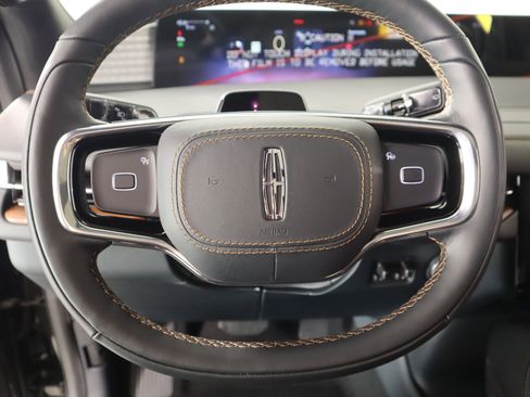 New 2026 Lincoln Navigator Black Label AWD/4WD image 3