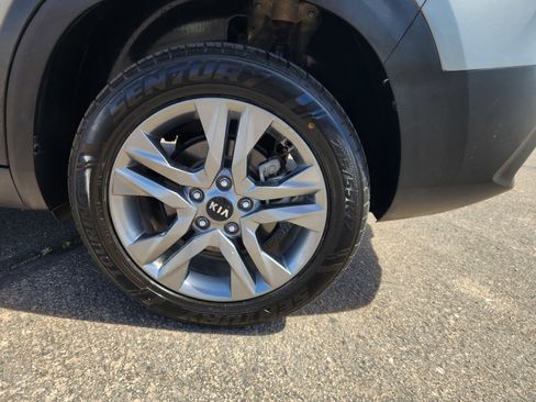 Used 2021 Kia Seltos LX AWD/4WD image 8