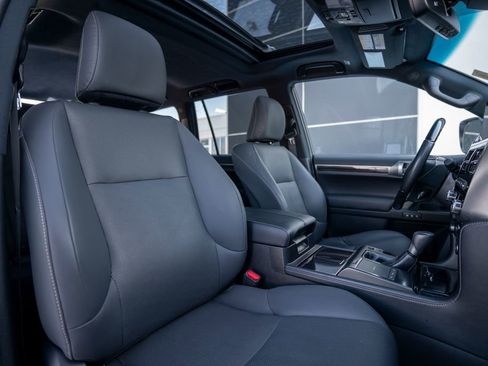 Used 2023 Lexus GX 460 Premium image 40
