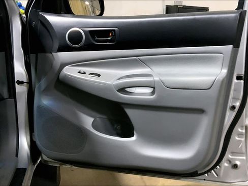 Used 2011 Toyota Tacoma 4x4 Double Cab image 22