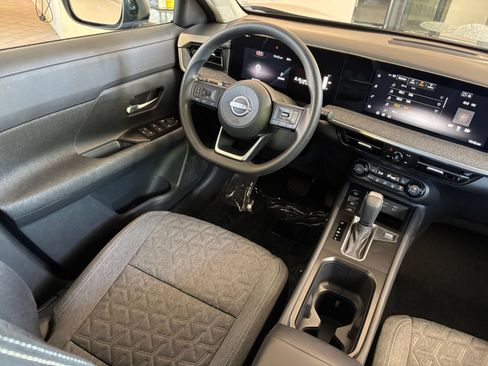 Used 2026 Nissan Kicks SV w/ Cold Weather Package FWD image 33