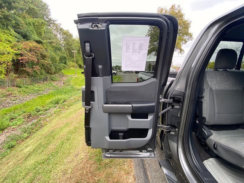 Certified 2022 Ford F150 XLT w/ Equipment Group 302A High image 40