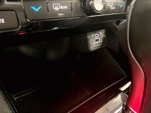 Used 2023 Jeep Compass Limited image 26