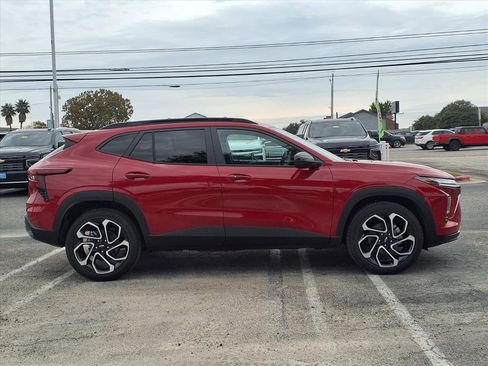 New 2026 Chevrolet Trax RS w/ Sunroof Package image 3