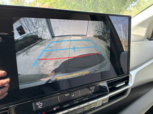 Used 2025 Toyota Sienna XLE image 26