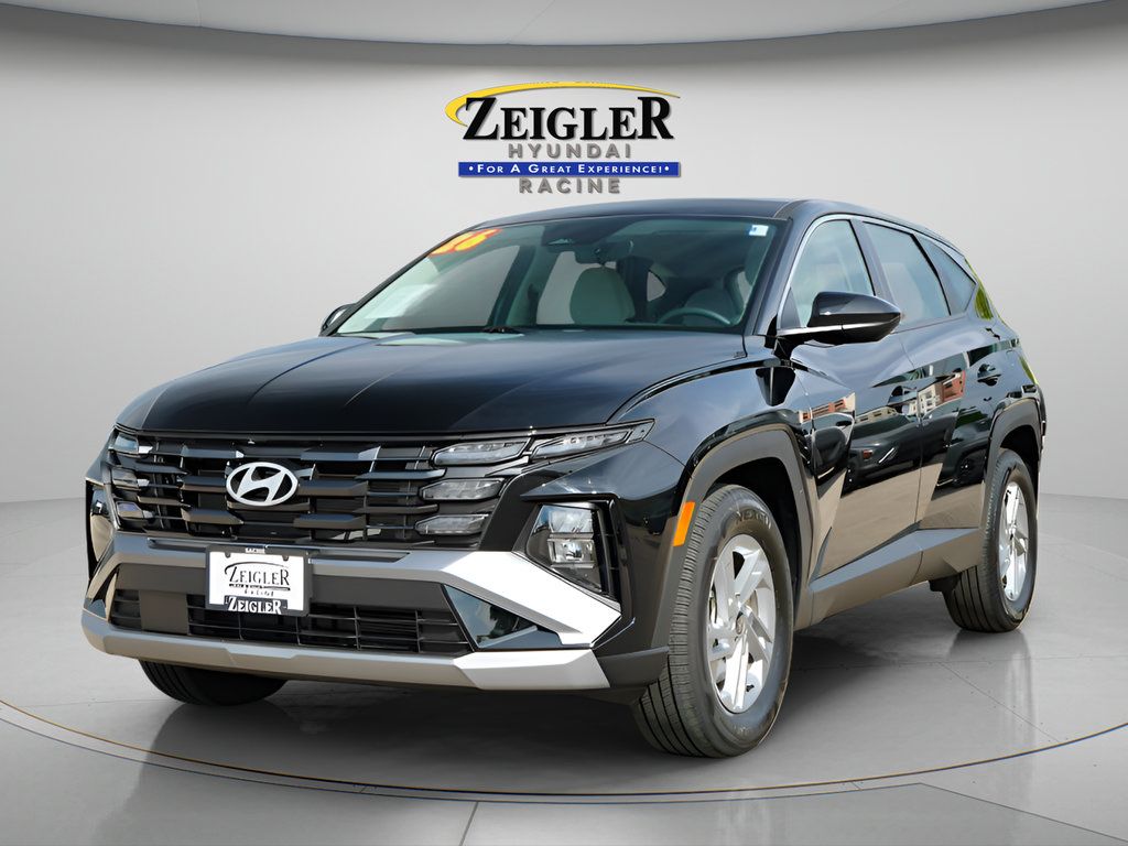 Certified 2026 Hyundai Tucson SE FWD image 3